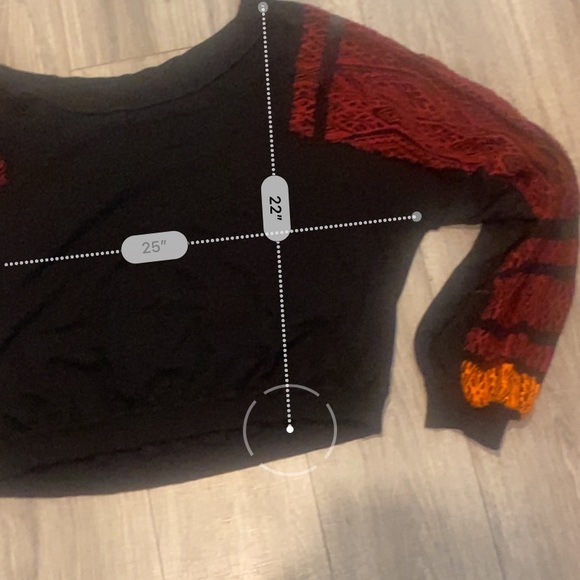 We The Free Tee with Embroidered Fishnet Sleeves size Large EUC - Picture 9 of 10